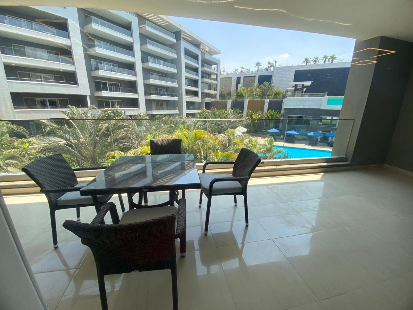 Apartment Luxury 3br Pool View Near Airport!
